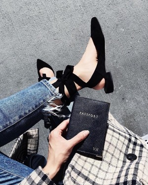 Nordstrom 精选Stuart Weitzman女士黑色绑带平底鞋热卖