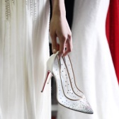 Saks Fifth Avenue：Christian Louboutin 红底美鞋上新！