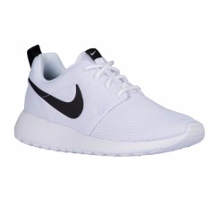 好穿又时尚百搭款 额外9折 免邮！Nike 耐克 Roshe One 女士运动鞋 黑白 $53.99（约391元）