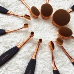 7.5折！Niko Pro 专业牙刷型彩妆刷套装 ￡45（约393元）