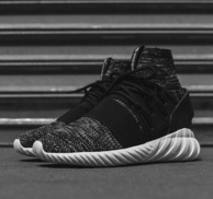 潮爆！Adidas 阿迪达斯Tubular Doom Primeknit GID男鞋 	 70美元约￥474（天猫899-1099元）