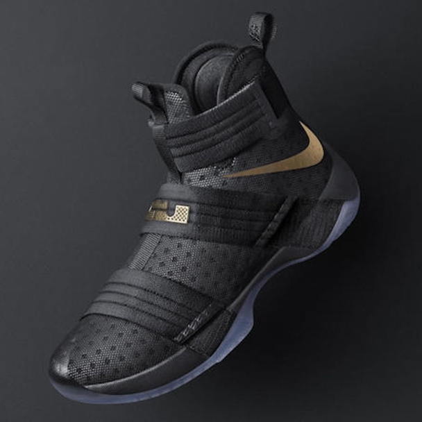 黑金可供定制!Nike Zoom LeBron Soldier 10 iD Nike官网1299元有售