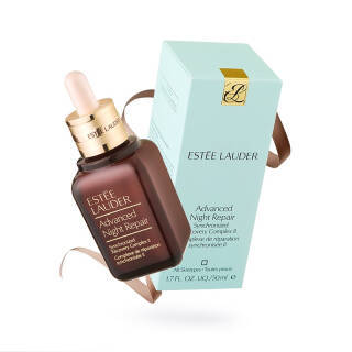雅诗兰黛（ESTEE LAUDER） 特润修护肌透精华露 578元