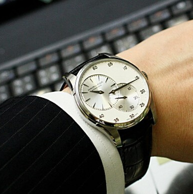 汉米尔顿（Hamilton） JazzMaster H42615753 男款自动机械腕表 爵士系列 ￥3142