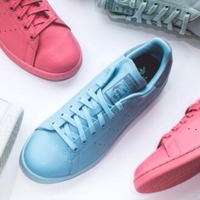 $36 adidas Originals x Pharrell Williams合作款冰蓝色鞋4折