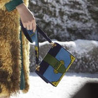 低至4折 入手新款It bag、秀款羽毛鞋 精选Prada 美包美鞋热卖