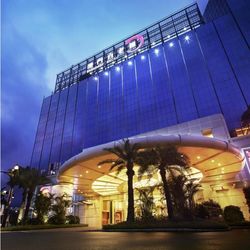 酒店特惠： 澳门百老汇酒店1晚 608元起/间