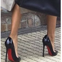$519起 铆钉红底鞋也有 Christian Louboutin精选美鞋美包热卖 入超性感红底高跟鞋