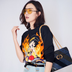 宋佳、刘雯同款 MOSCHINO Betty Boop骑士套头衫