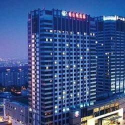 无锡希尔顿逸林酒店（新区）2大1小度假套餐（1晚住宿+早餐+午餐/晚餐） 718元起/间