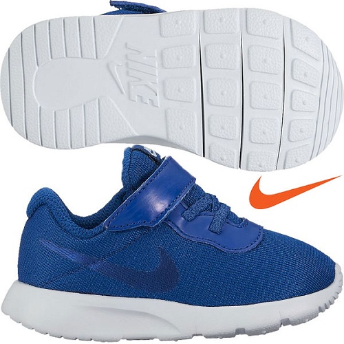 Nike 时尚小童鞋 满额免邮中国 3800日元（约226元），周五指定信用卡20%积分！