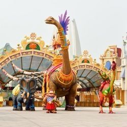 亲子游： 常州环球恐龙城迪诺水镇精品酒店2大1小度假套餐（1晚住宿+早餐+中华恐龙园门票） 793元起/间