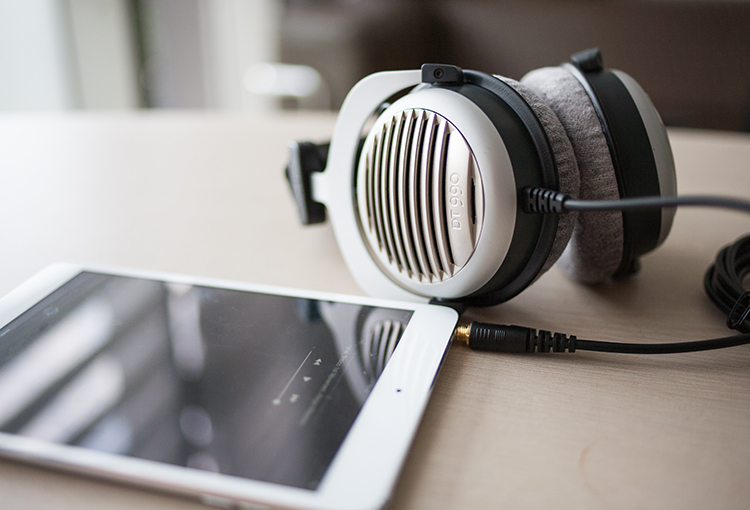 beyerdynamic 拜亚动力 DT990 开放式头戴式 HiFi 耳机 600欧姆 Chrome特别版 149.99美元约￥947（京东1899元） 买手党-买手聚集的地方