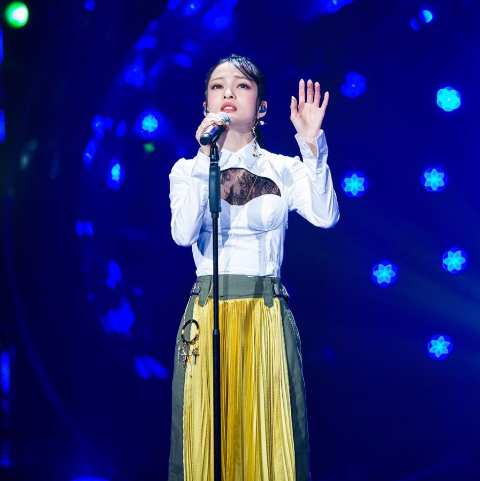 《我是歌手》张韶涵同款：Fleur du Mal 女士镂空衬衣式紧身连衣裤 255.5美元约￥1604 买手党-买手聚集的地方